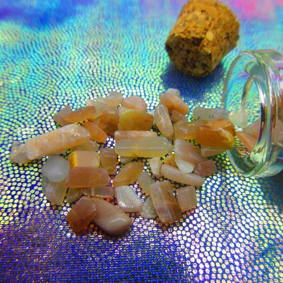 Peach Moonstone Gemstone Chips In A Bottle Embellishments Natural - Picture 2 of 3